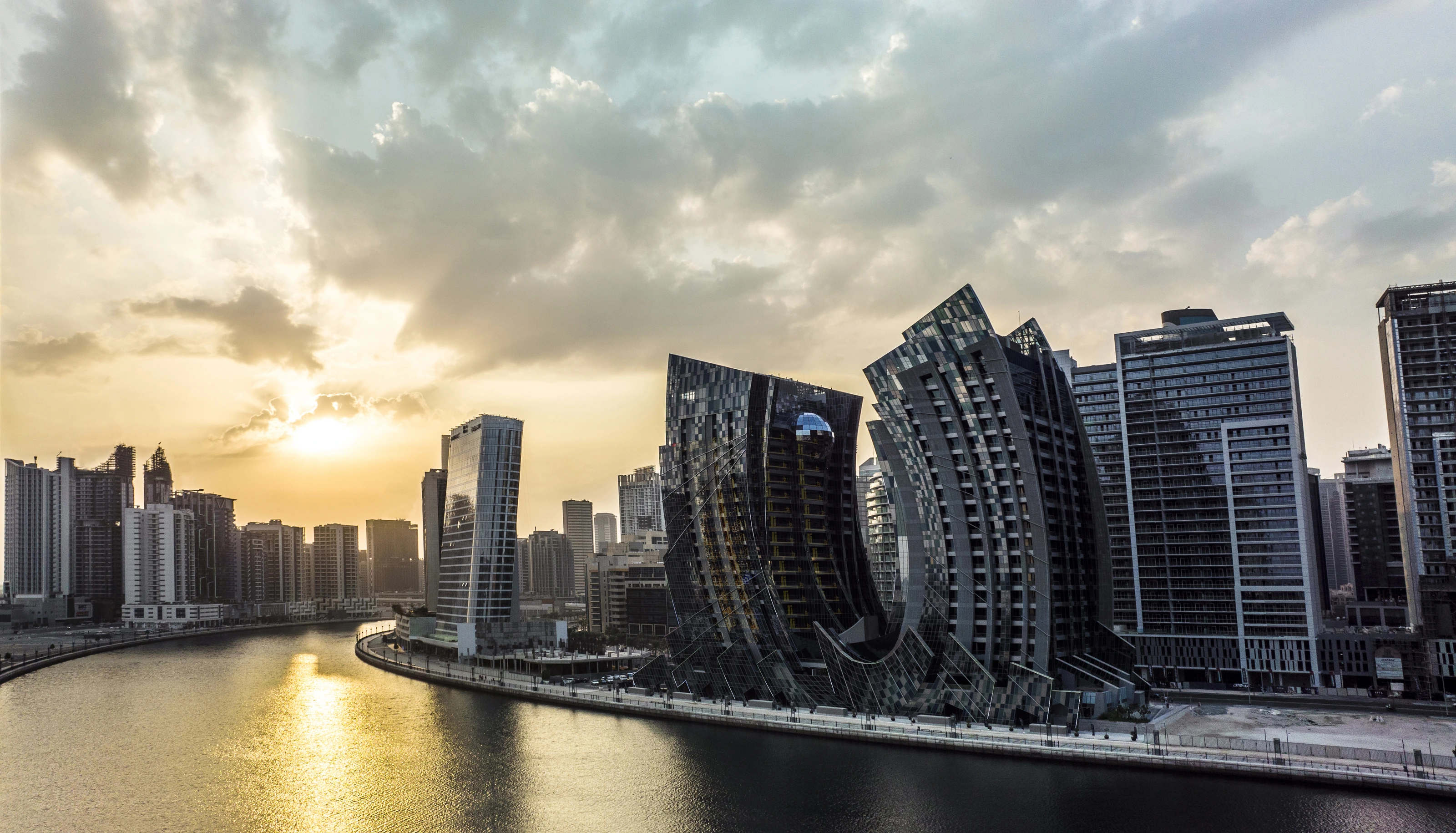 الإمارات العربية المتحدة — تصوّر للواجهة البحرية · استرشادي